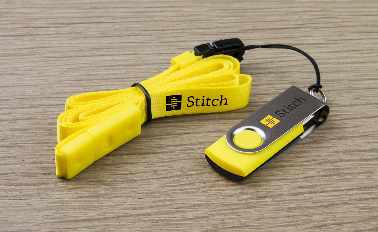 Clé USB jaune twister de 8 Go gravée
